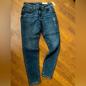 NWT M Jeans by Maurice’s Size 10 Mid Rise Regular Dark Wash Jeans.